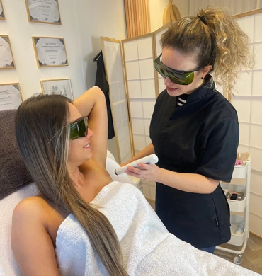 Laserontharing vrouwen - BY Beauty Clinic